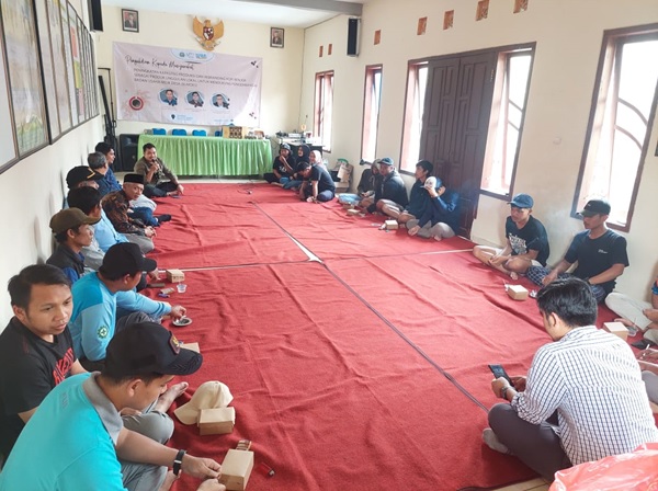 Foto: Tim Abdimas UM, Narasumber, dan Peserta Pelatihan