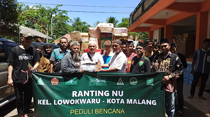 EMPATI: Ranting NU Kelurahan Lowokwaru telah memberikan bantuan kepada korban yang membutuhkan.