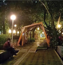 SUSUN PERENCANAAN: Tidak sedikit lampu di Taman Slamet yang tak berfungsi. Pemkot bakal melakukan perbaikan di tahun depan. (SUHARTO/RADAR MALANG)