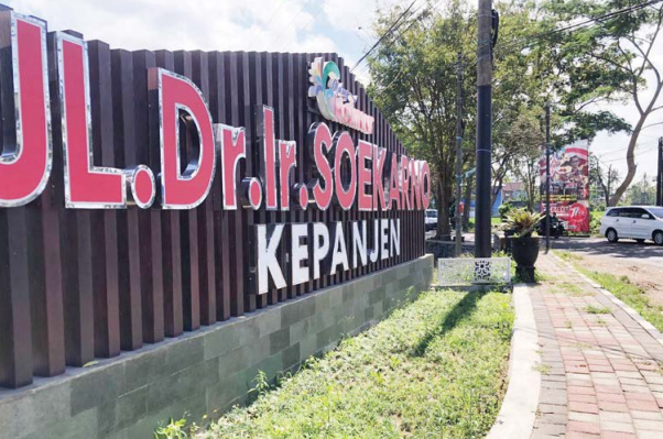 BERI SENTUHAN BARU: Pertigaan Jalibar menjadi salah satu titik yang harus menjadi perhatian peserta sayembara dalam membuat desain perwajahan baru Ibu Kota Kepanjen. YUDISTIRA/RADAR MALANG