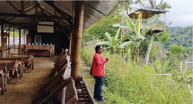 MANGKRAK: Fasilitas rumah makan di objek wisata Candi Ganter Ngantang, Kabupaten Malang terbengkalai dan sem akin rusak.