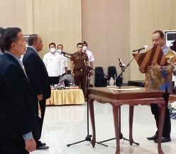 BANYAK WAJAH LAMA: Prosesi pelantikan pengurus KONI Kota Batu di Graha Pancasila Among Tani, kemarin (21/12).