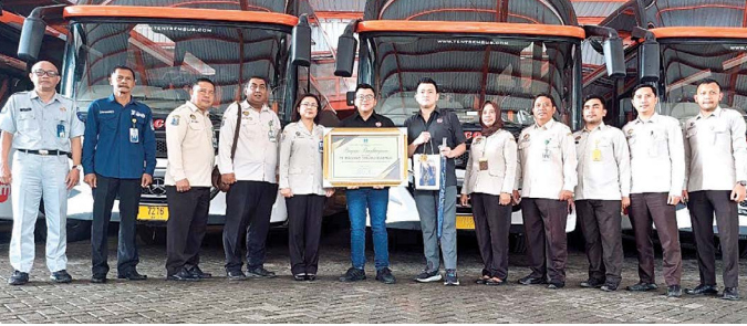 BERSINERGI: Tim dari UPT Pengelolaan Pendapatan Daerah Provinsi Jatim wilayah Malang bersama manajemen PT Bagong Dekaka Makmur.