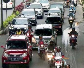 AKHIR TAHUN: Dishub Kota Malang memprediksi arus mudik tahun baru dimulai besok. Sedangkan puncaknya diperkirakan terjadi pada Jumat lusa (30/12).