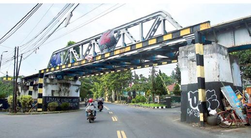 JADI INSPIRASI NAMA KAMPUNG: Bangunan penyangga perlintasan kereta api (KA) di Kecamatan Klojen sudah ada sejak zaman Belanda.