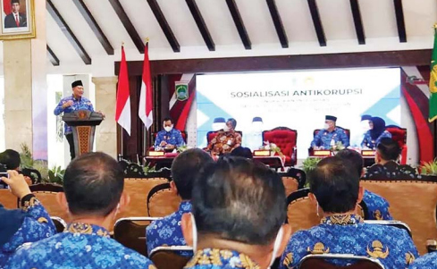 JAGA MARWAH: Wakil Bupati Malang Didik Gatot Subroto dalam sosialisasi melibatkan Komisi Aparatur Sipil Negara (KASN) di Pendapa Agung Kabupaten Malang kemarin.