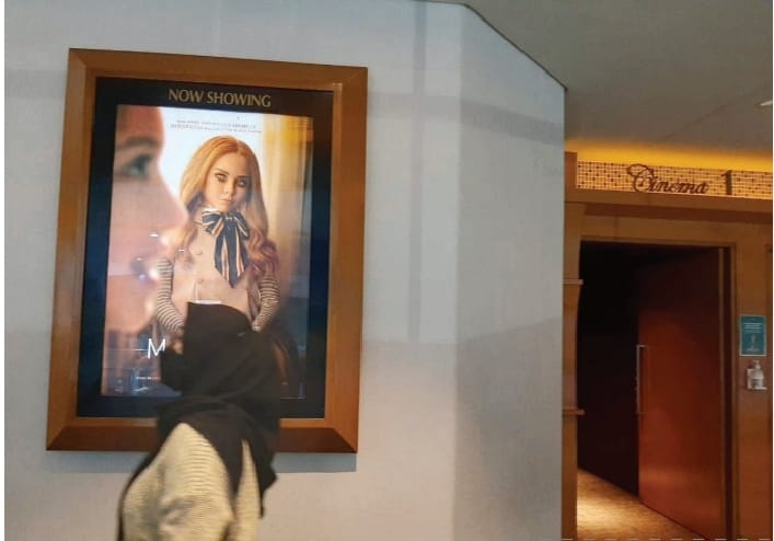 SERAM: Salah satu poster film horor di Bioskop XXI Cyber Mal. Pengelola bioskop mencatat film horor paling banyak ditonton selama 2022. - DUROTUL KARIMAH/RADAR MALANG