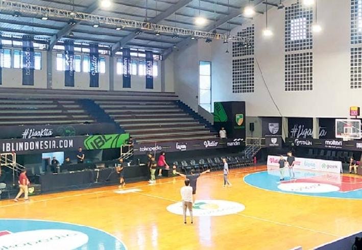 BANYAK PARTAI SERU: Seri II Indonesian Basketball League (IBL) berlangsung GOR Bima Sakti, Kota Malang mulai 28 Januari sampai 4 Februari nanti. - Galih R Prasetyo / Radar Malang