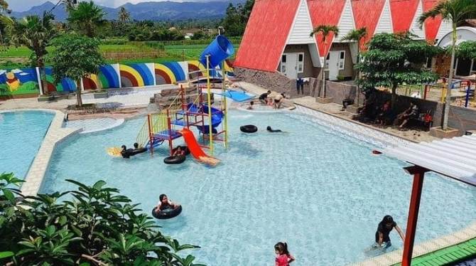 RENANG : Srikandi Park di Tulusbesar. (Instagram @srikandi_park)
