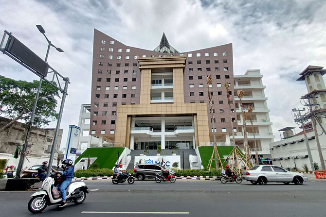 BANGUNAN : Gedung Malang Creative Center di Blimbing itu untuk mewadahi pelaku ekonomi kreatif (ekraf) Kota Malang. (Suharto/Radar Malang)