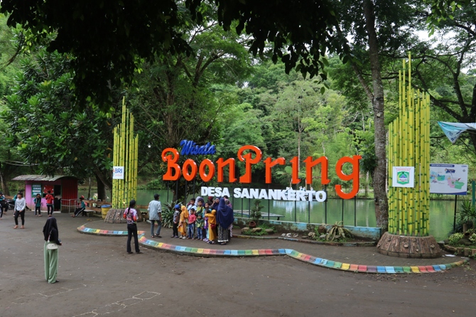 USAHA DESA : Boonpring Andeman merupakan produk BUMDes milik Desa Sanankerto Turen. (Darmono/Radar Malang)