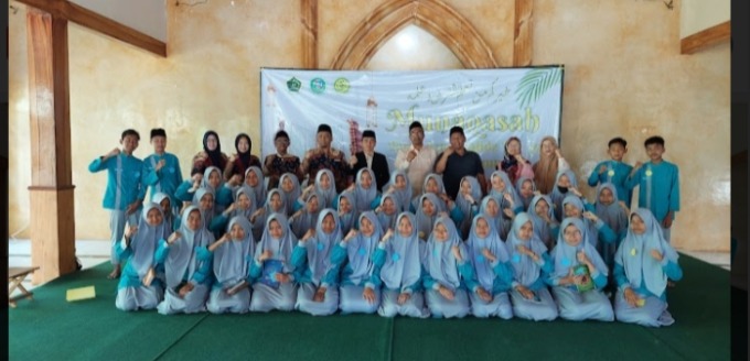 Siswa-siswi MTsN 7 Kota Malang usai mengikuti ujian hafalan Alquran
