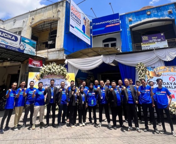 Kru Papandayan Cargo saat peresmian kantor cabang di Kota Malang, 11/3 tadi pagi