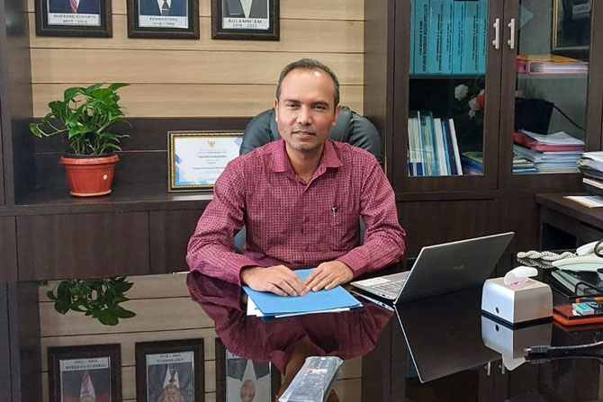 Wakil Rektor Bidang Akademik Prof Dr Ir Imam Santoso MP. (UB for Radar Malang)