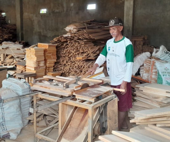 WISATA EDUKASI: Sentra Kerajinan di Dusun Rejoso, Desa Beji masih jarang dikunjungi wisatawan. (foto: radar batu)