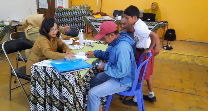 Gambaran pendaftaran siswa SD ke SMP di Kota Malang, Maret lalu.