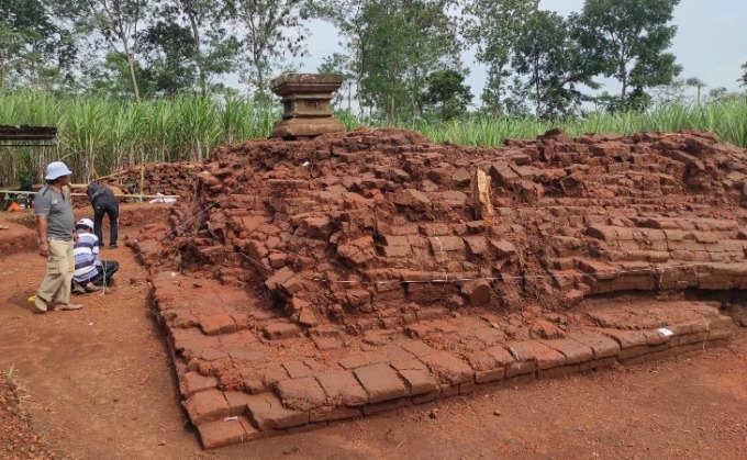 JEJAK SEJARAH: Proses ekskavasi Situs Srigading, Lawang yang dilakukan tim Dinas Pariwisata dan Kebudayaan, Kabupaten Malang, beberapa waktu lalu. (Dispabud Kabupaten Malang for Radar Malang)