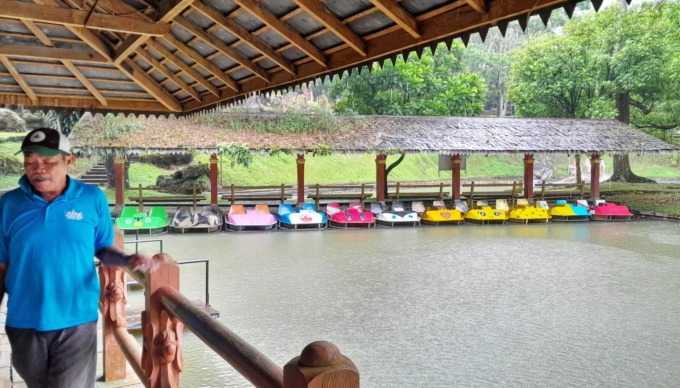 SEPI: Kawasan wisata Tirta Nirwana Songgoriti yang sepi pengunjung.