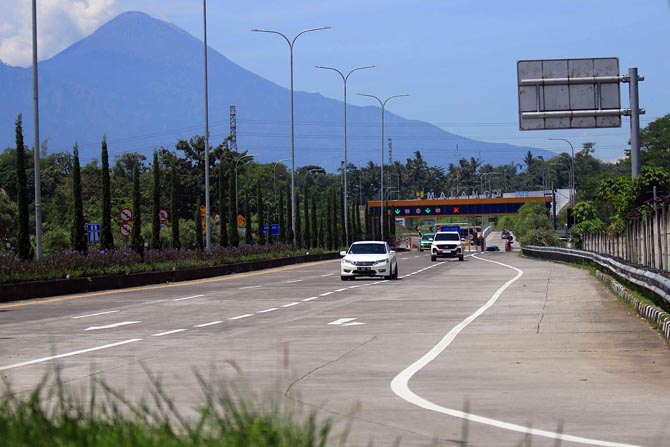 BANGUN : Exit tol Kedungkandang diwacanakan ada ring road. (Suharto/Radar Malang)