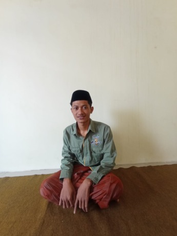 BANYAK TITIPAN DOA: Muhammad Ihram Sadaniah sudah memperkuat bekal pengetahuan, mental, dan fisik untuk berhaji tahun ini. (HANIFUDDIN MUSA/RADAR MALANG)