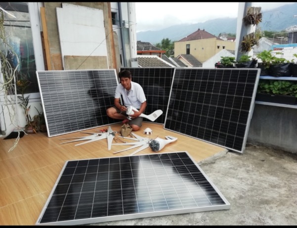 Walaupun disibukkan dengan tanggung jawabnya sebagai wakil rektor IV bidang sistem informasi, hubungan masyarakat, dan kerja sama,  Prof Afandi terus berkarya dibidang elektronika.