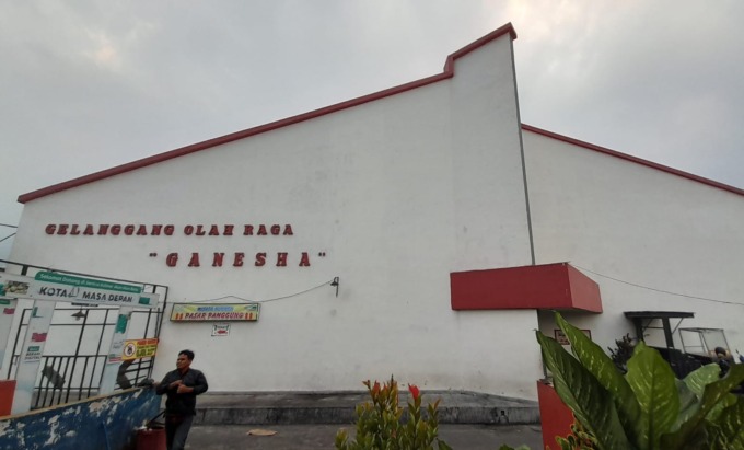 ALTERNATIF: GOR Ganesha di barat Alun-Alun Kota Batu ada wacana akan dijadikan gedung parkir.