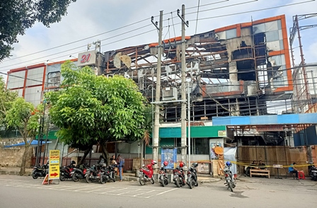Gedung Malang Plaza yang terbakar pada 2023 silam. (Dokumen Radar Malang)