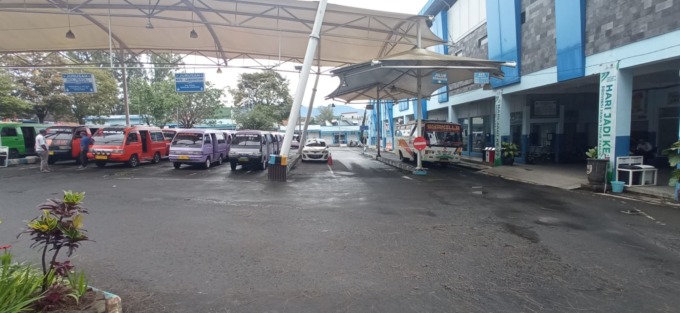 SELALU SEPI: Suasana Terminal Kota Batu yang selalu sepi penumpang.