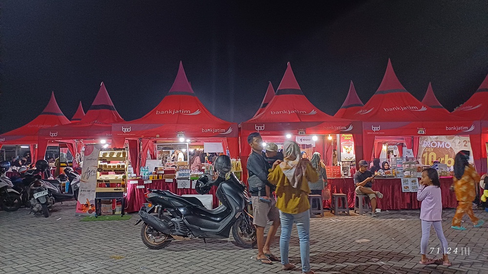 EVENT: Tenda Bank Jatim Cabang Mojokerto menghiasi Pesta Rakyat di parkir Timur Sunrise Mall Mojokerto.