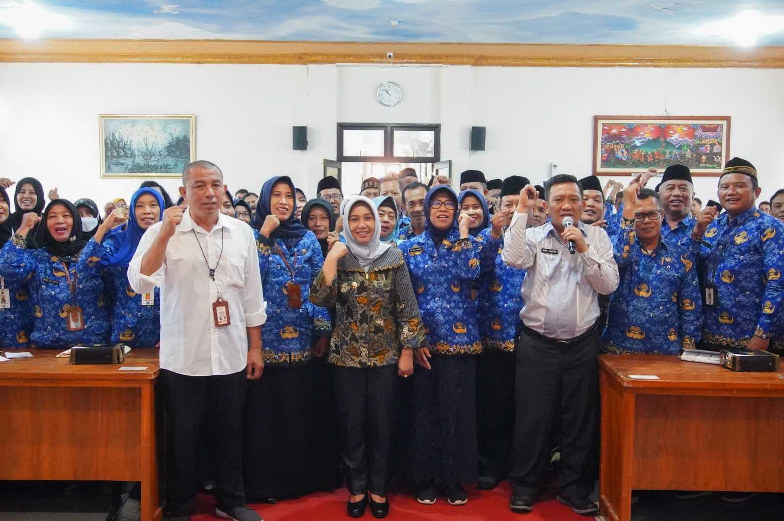 BERBASIS ONLINE: Wali Kota Mojokerto Ika Puspitasari saat melakukan sosialisasi PPDB di aula Dinas Pendidikan dan Kebudayaan (Dikbud) Kota Mojokerto.