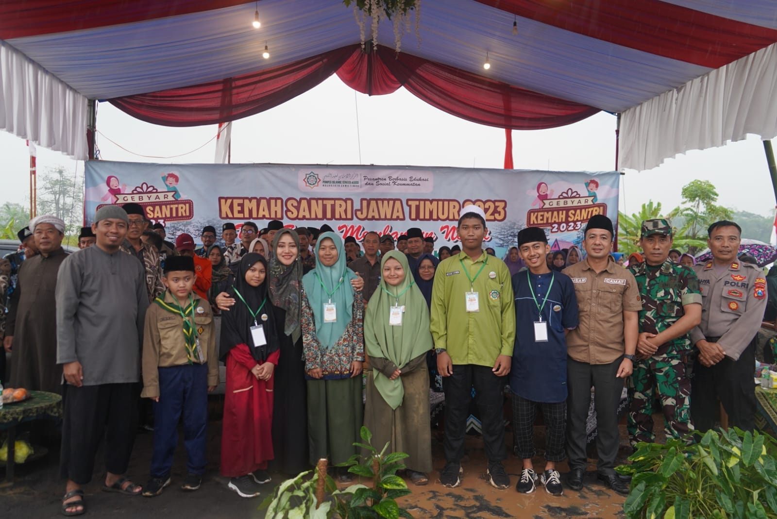 APRESIASI: Bupati Ikfina Fahmawati menghadiri kegiatan Gebyar Kemah Santri 2023, Jumat (7/7) lalu.