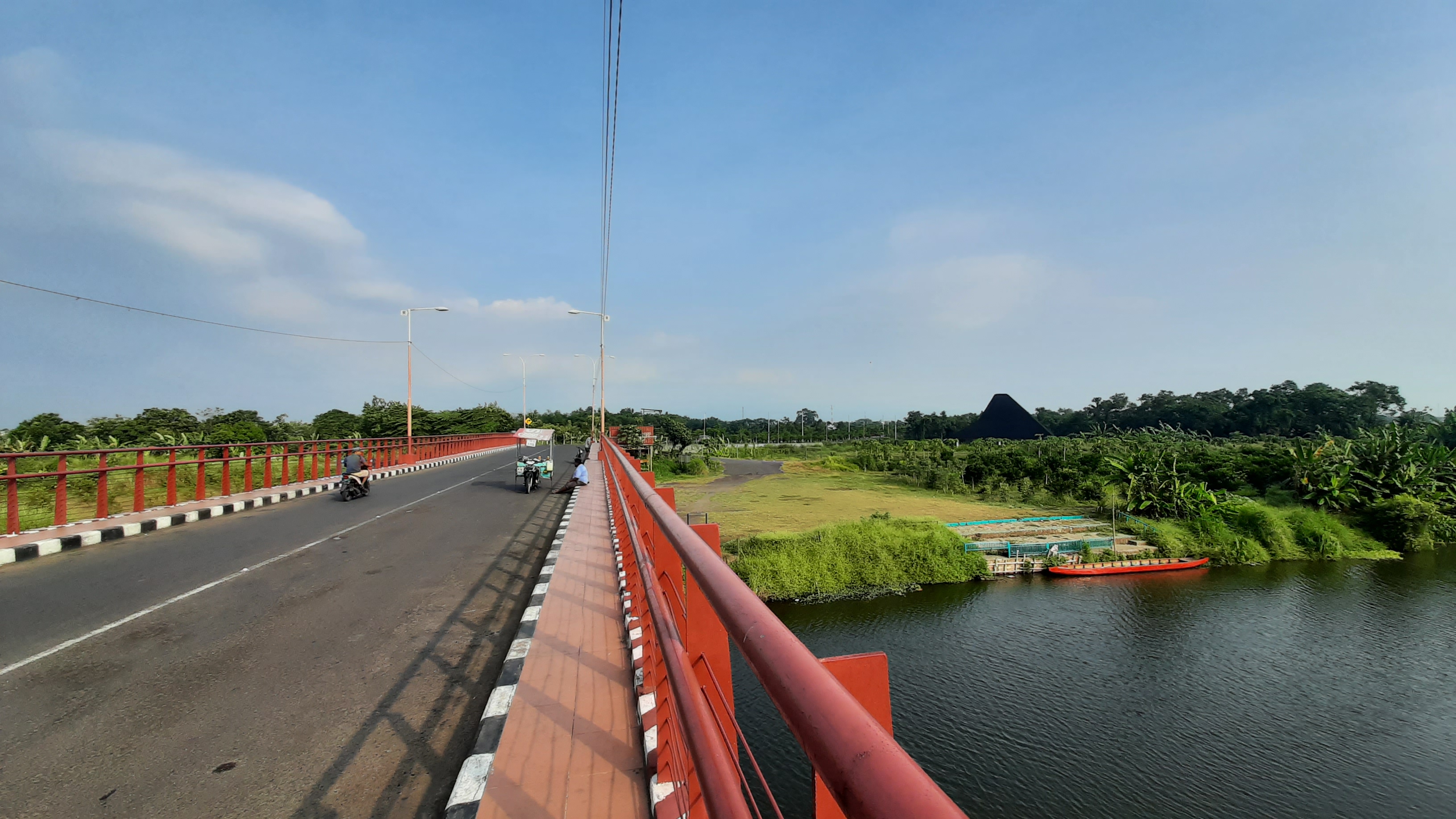 BAKAL BERUBAH: Kawasan Sungai Ngotok di Kecamatan Prajurit Kulon, Kota Mojokerto, yang dijadikan sebagai lokasi pembangunan proyek Taman Bahari Mojopahit.