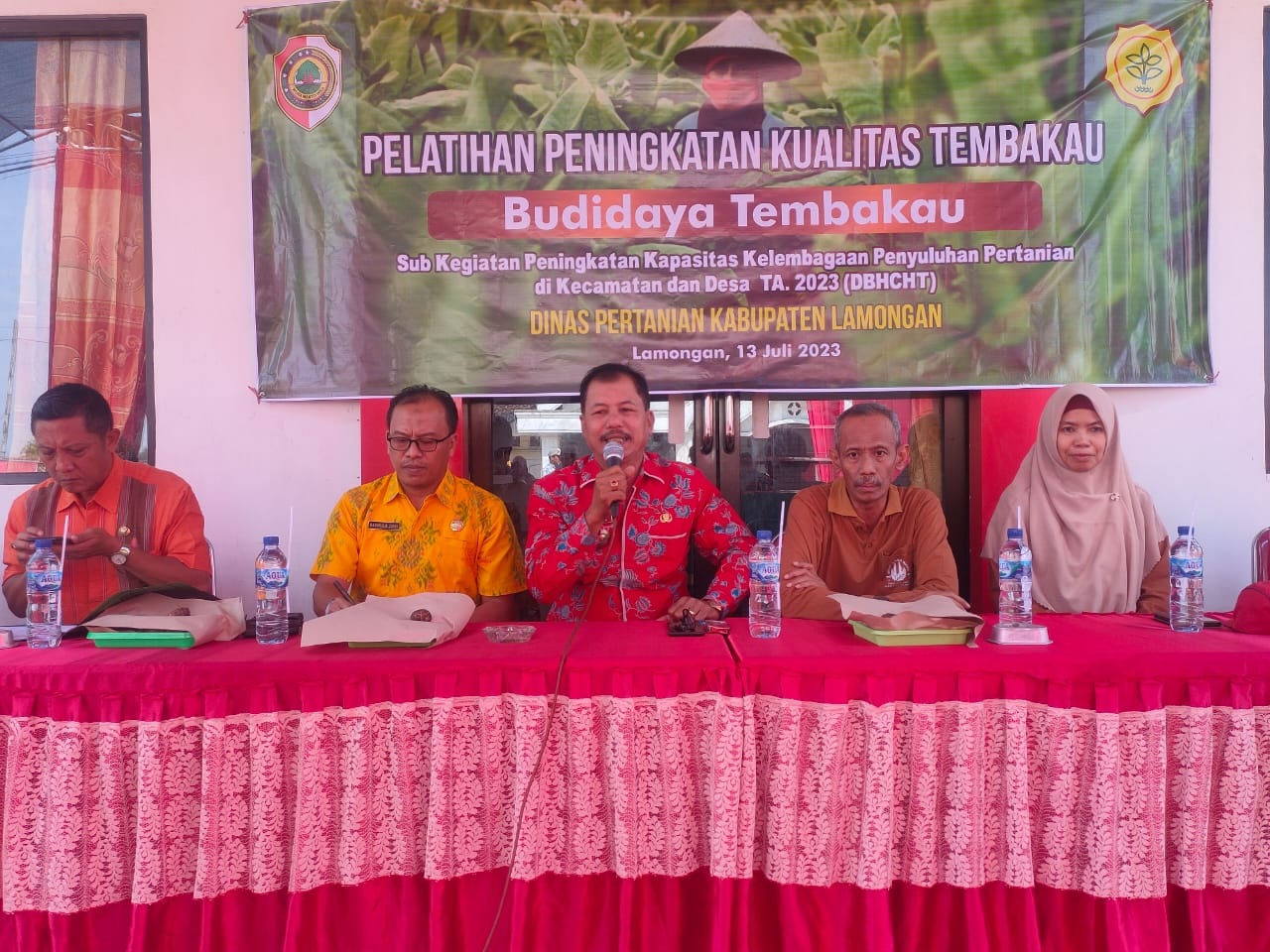 MENIMBA ILMU: Ratusan petani tembakau Kabupaten Mojokerto diajak melakukan studi banding ke Kabupaten Lamongan dalam peningkatan kualitas tembakau.