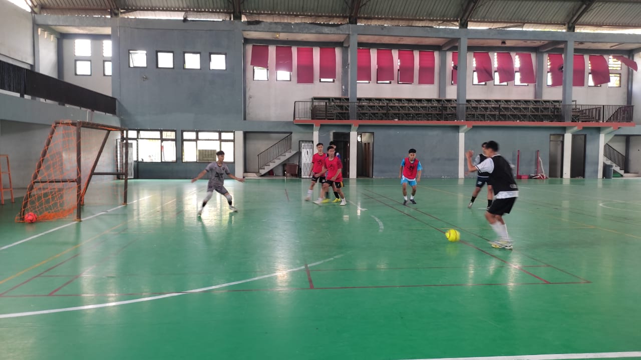 DIMAKSIMALKAN: Performa tim futsal Kabupaten Mojokerto bakal terus diukur dengan laga uji coba dan turnamen hingga porprov dihelat September mendatang.
