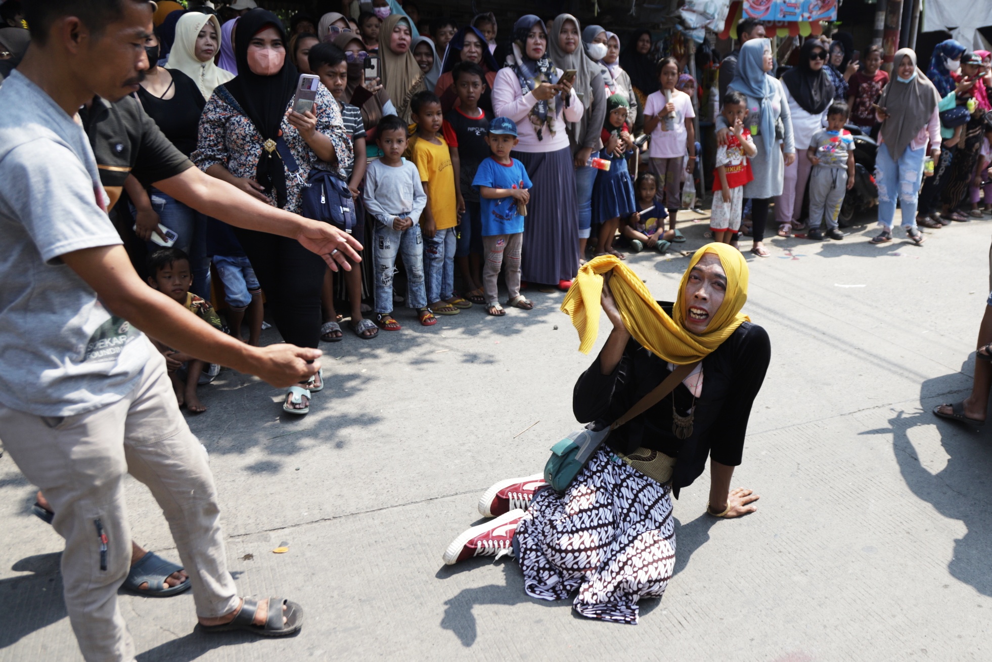 SEMARAK: Kegiatan pawai peringatan Tahun Baru Hijriah 1445 H di Desa Wonorejo, Kecamatan Trowulan, Kabupaten Mojokerto, kemarin.