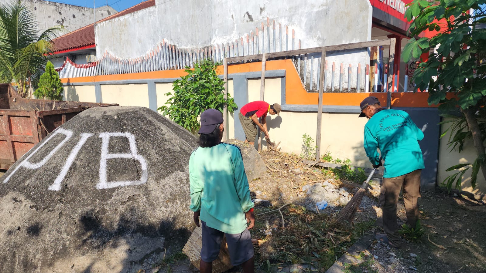 BERNILAI SEJARAH: Bungker di halaman Gereja Protestan Indonesia Bagian Barat (GPIB) Immanuel, Jalan A. Yani, Kota Mojokerto.