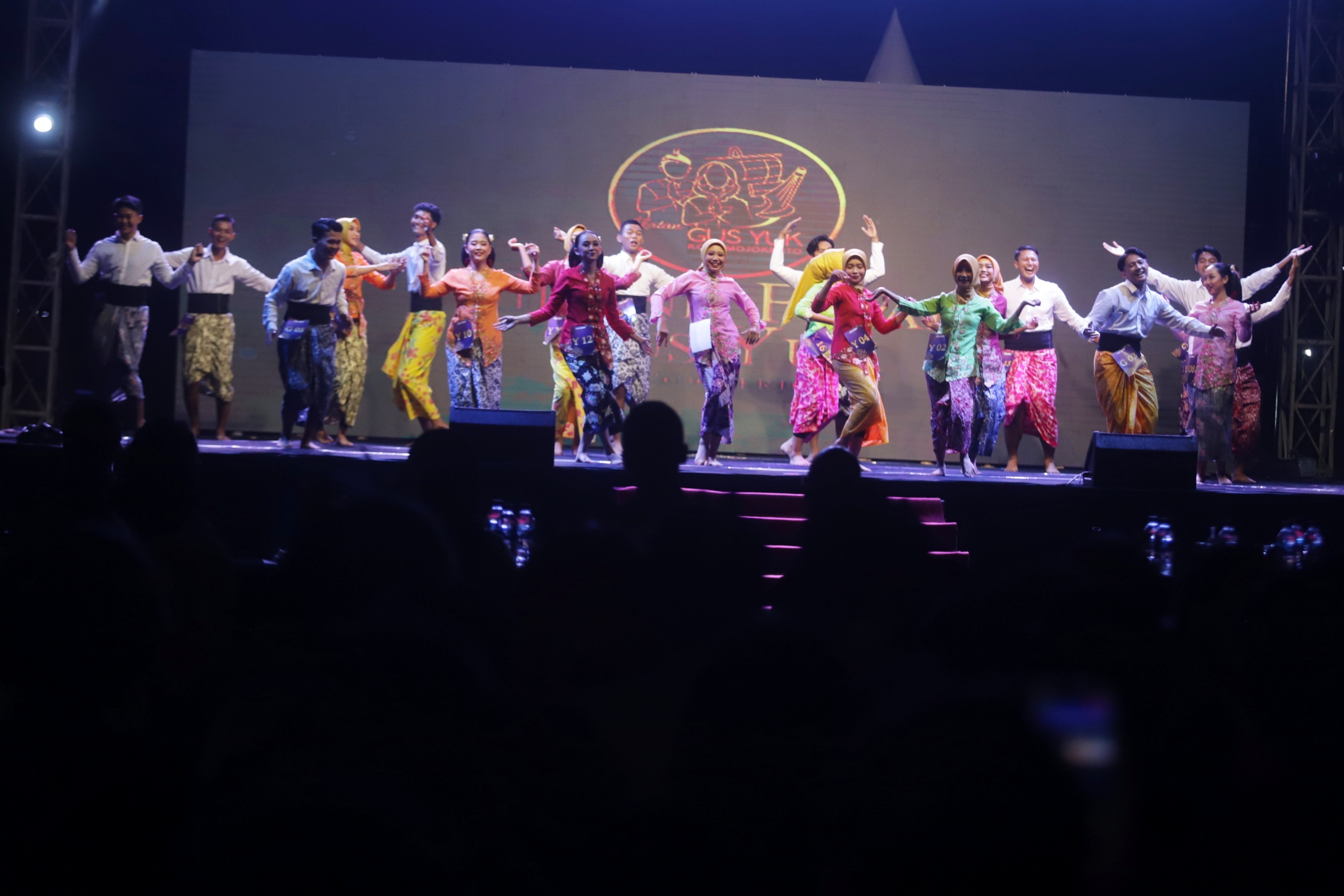 RIANG GEMBIRA : Para finalis Gus Yuk Kota Mojokerto siap unjuk bakat dan potensi di babak grand final, Sabtu (29/7).