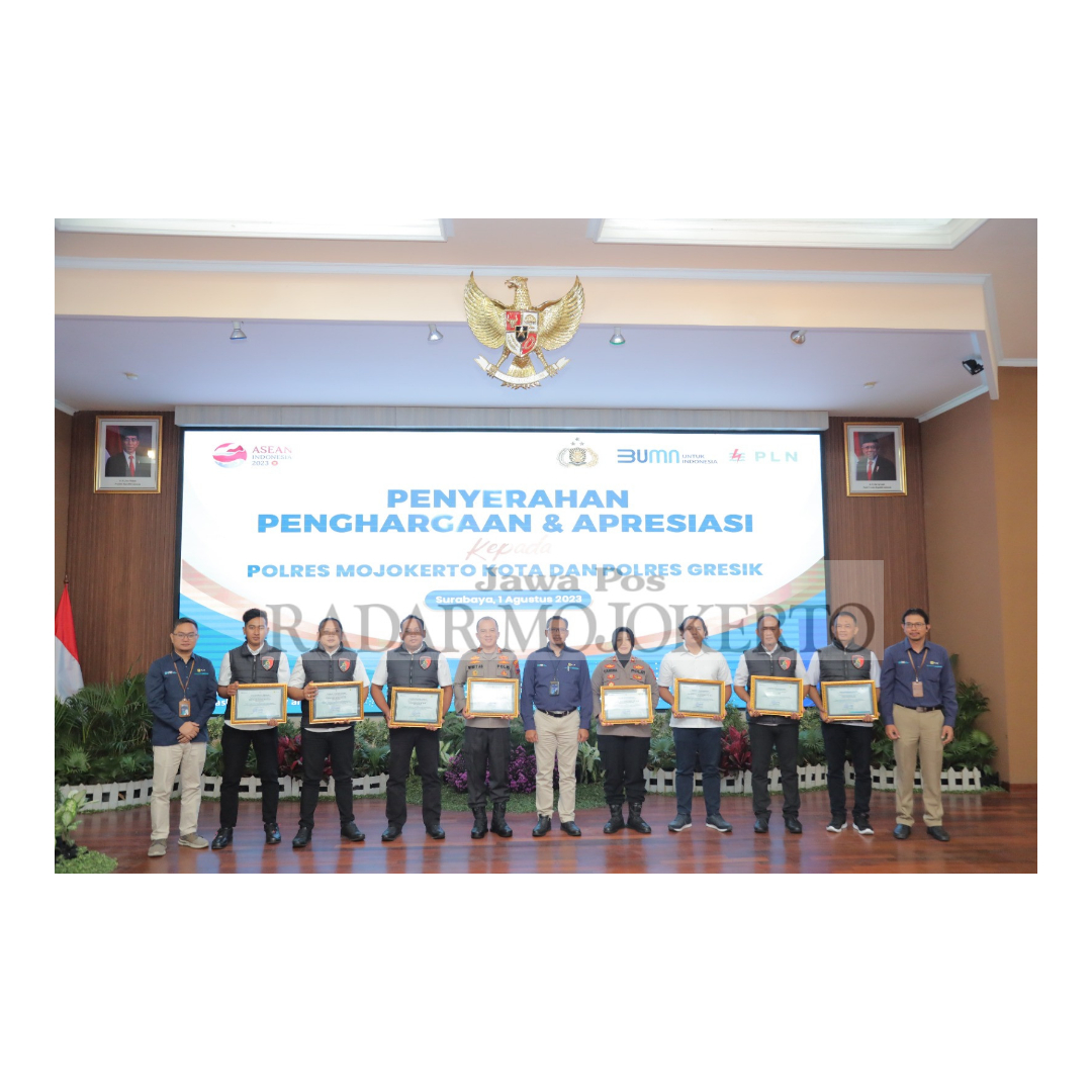 APRESIASI: Polres Mojokerto Kota dan Polres Gresik mendapatkan penghargaan dari PT PLN UID Jawa Timur, kemarin (1/8).