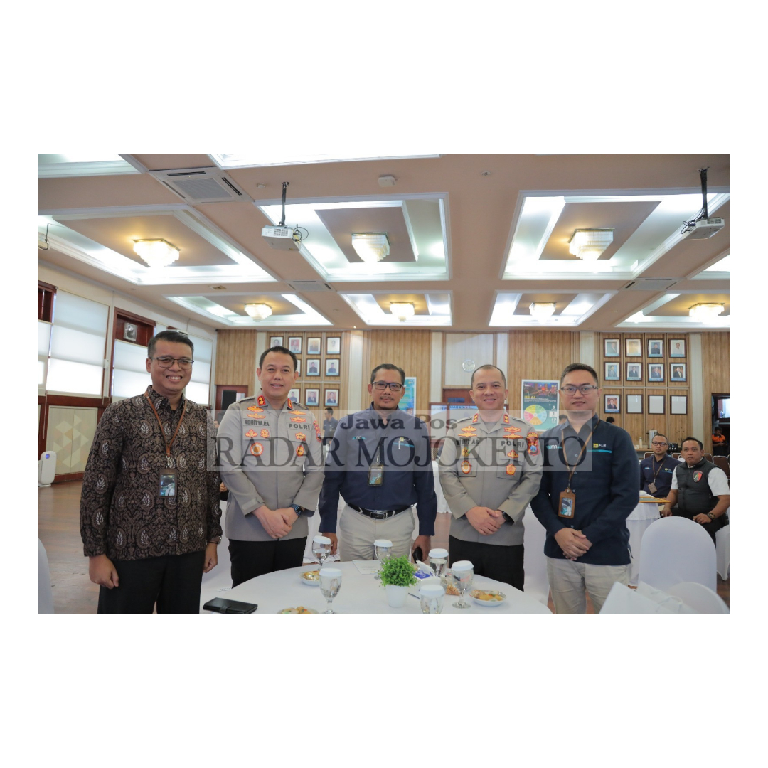 APRESIASI: Polres Mojokerto Kota dan Polres Gresik mendapatkan penghargaan dari PT PLN UID Jawa Timur, kemarin (1/8).
