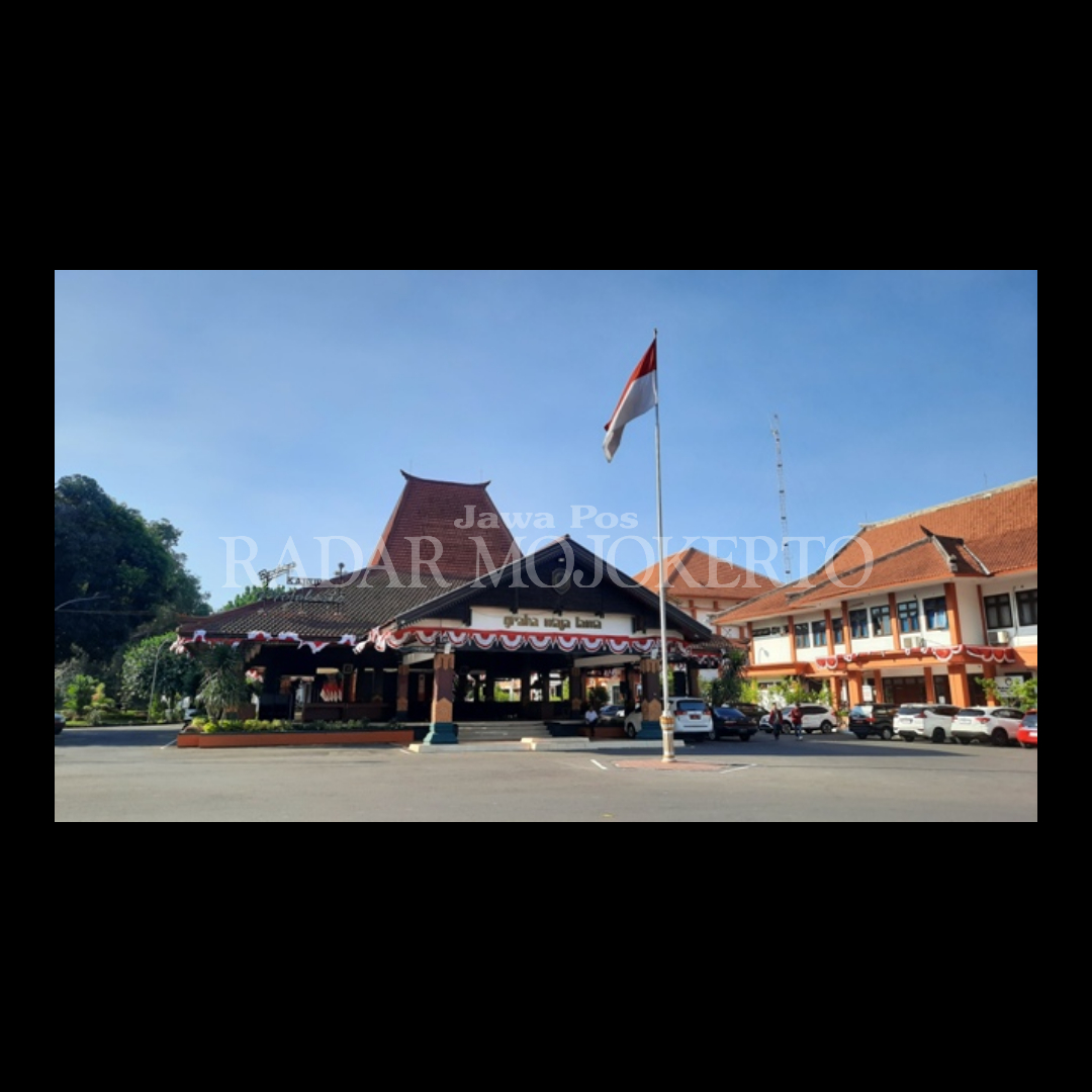 BUAH PERJUANGAN: Halaman Pemkab Mojokerto dapat menjadi tempat pengibaran bendera merah putih setelah berakhirnya masa pendudukan Jepang pada Agustus 1945.