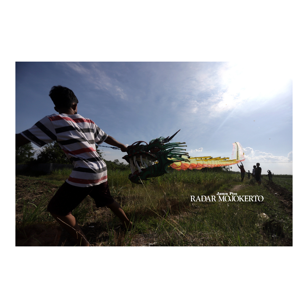 UNIK: Aneka bentuk kreasi layangan bikinan warga sebagai bentuk ekspresi.