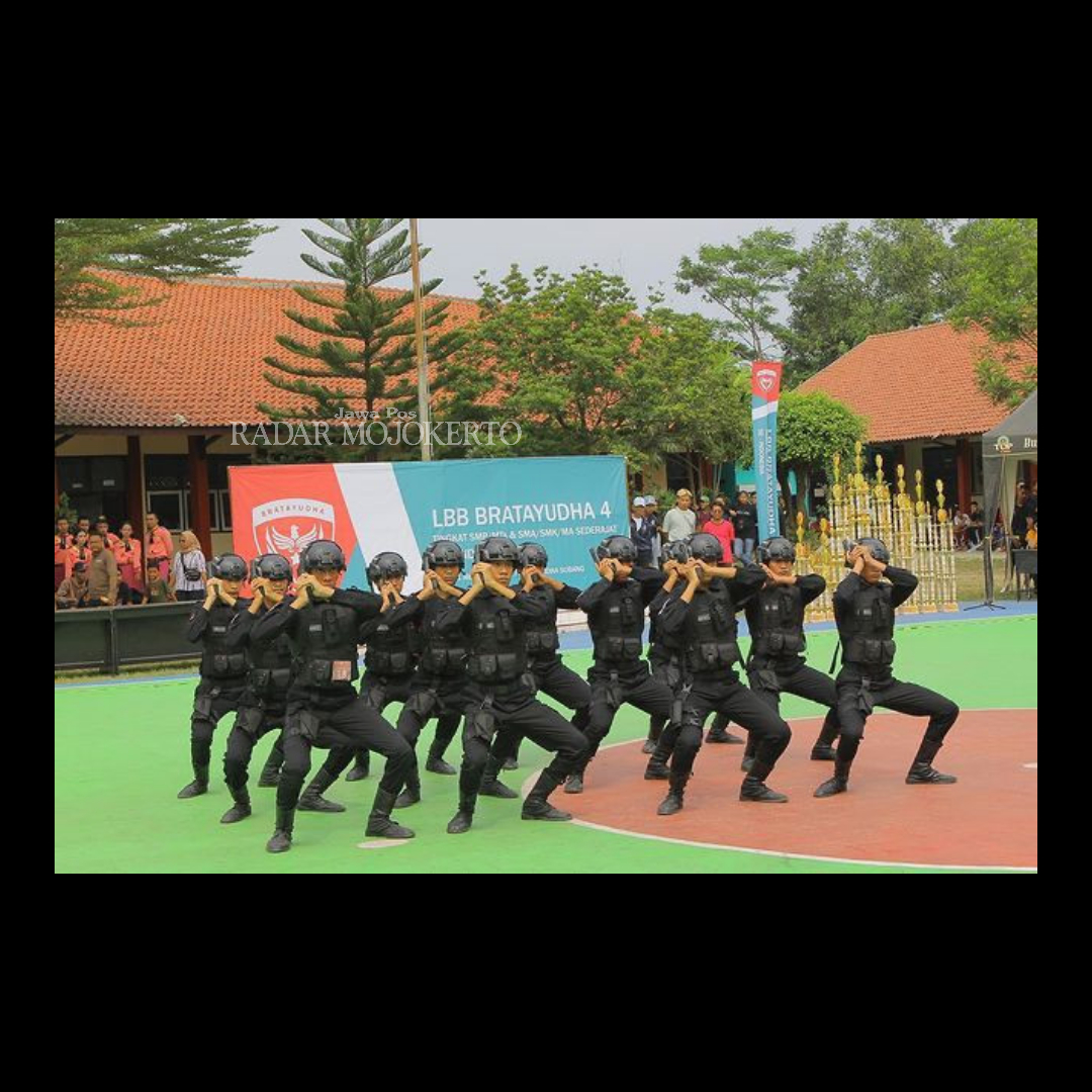 DULANG PRESTASI: Siswa SMAN 1 Gedeg meraih banyak kejuaraan dalam ajang Lomba Keterampilan Baris Berbaris (LKBB) Mahapatih S2 (se-Jawa).