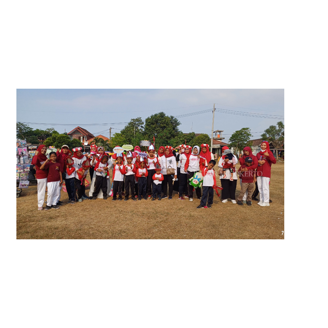 FINISH: Tenaga Pendidik dan Semua siswa SLB Insan Mulia berhasil sampai finish saat pawai kemerdekaan.
