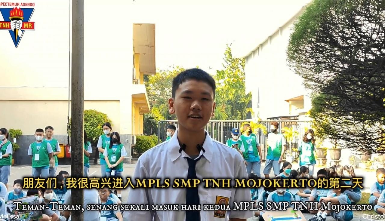 GLOBAL: Peserta didik SMP TNH menyampaikan kesan pada pelaksanaan MPLS dengan bahasa Mandarin.