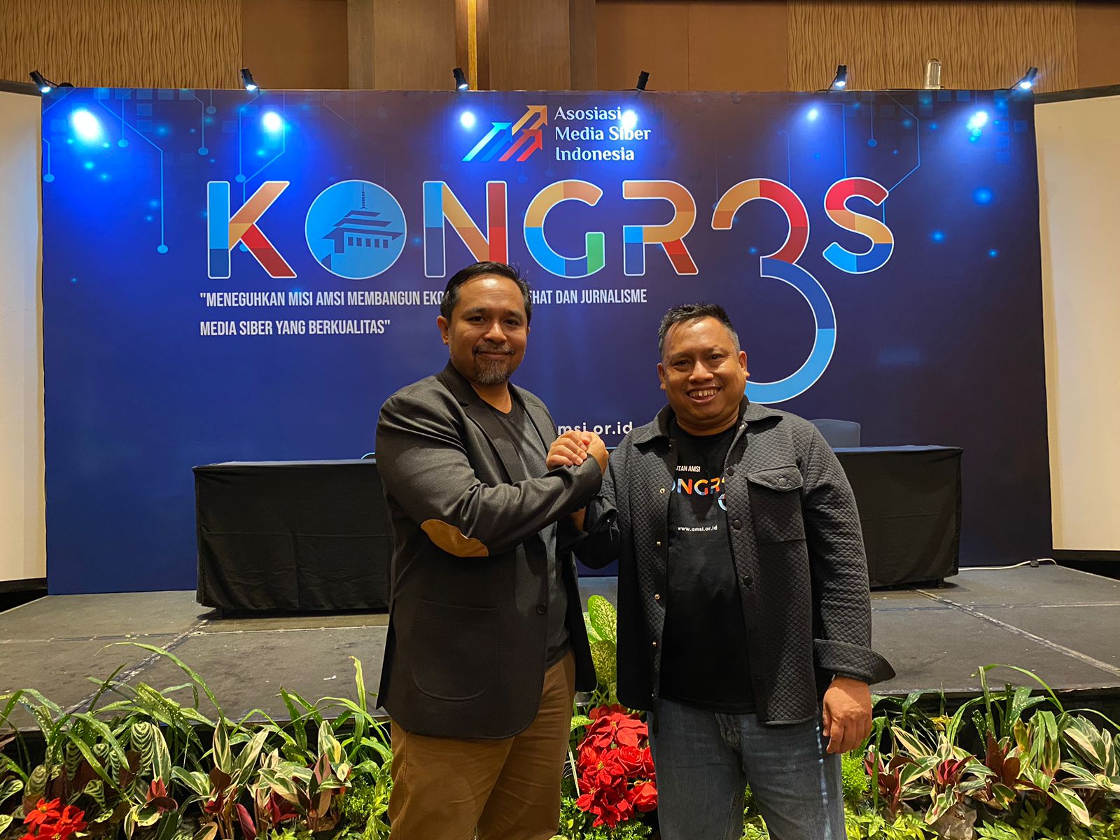 Duet Wahyu Dhyatmika (kiri) dan Maryadi (kanan), ketua umum dan sekjen AMSI periode 2023-2027.