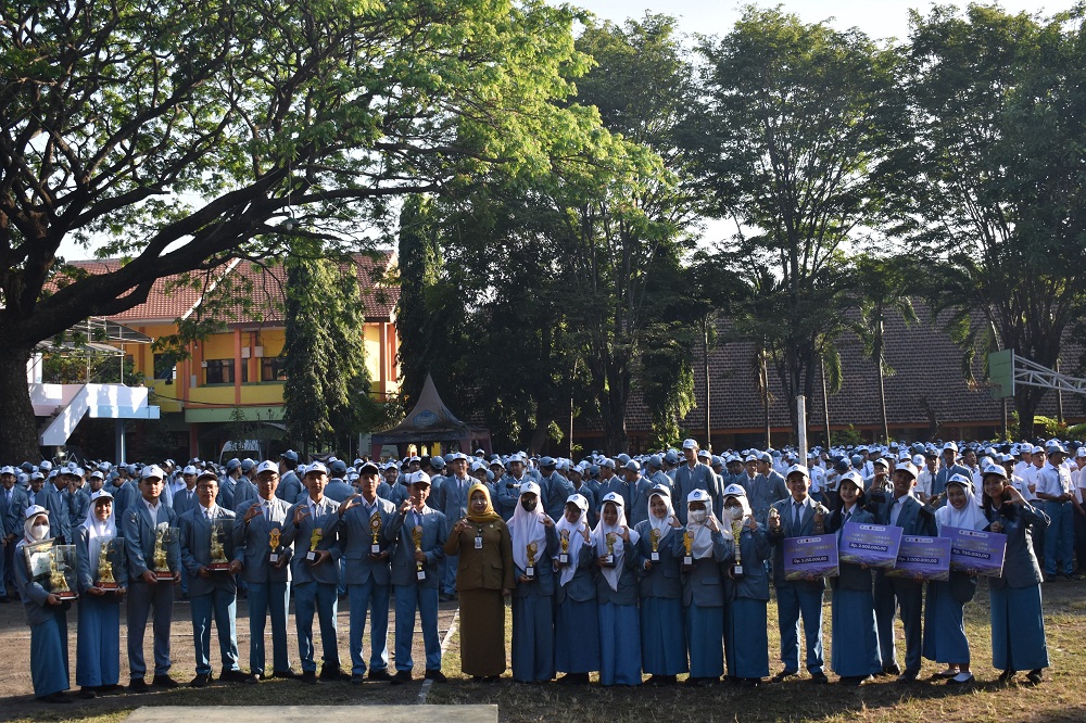 KONSISTEN: SMA Negeri 1 Puri komitmen mencetak ragam prestasi.