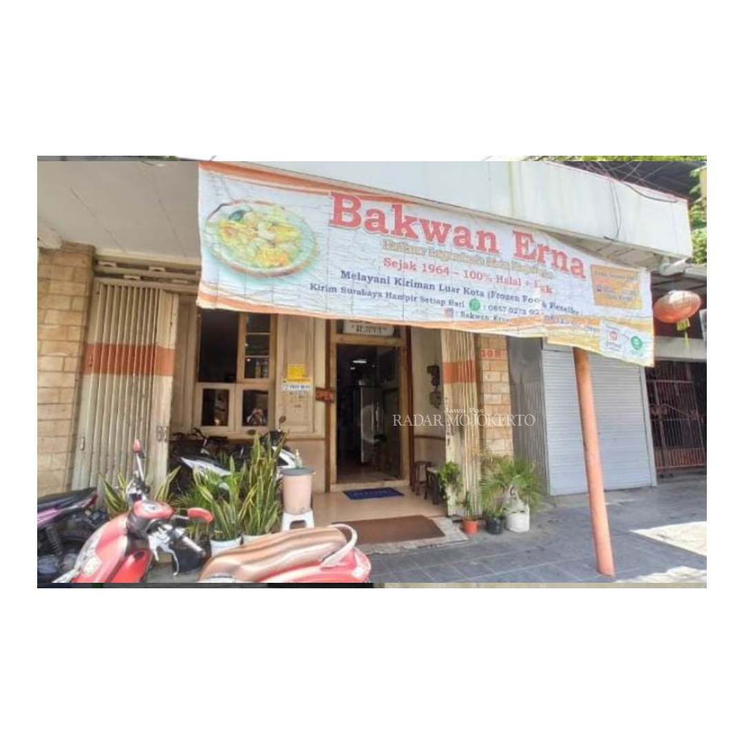 Bakwan Erna di Jalan Letkol Soemarjo, Kota Mojokerto.