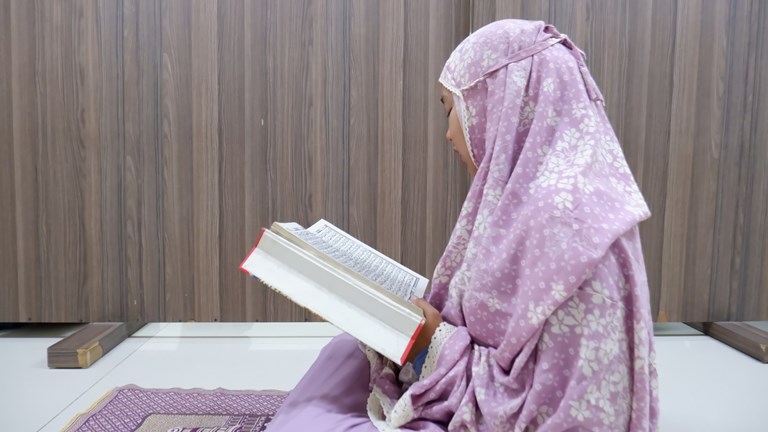 PENUH BERKAH: Keutamaan membaca Surah Yasin di malam Jumat akan mendapatkan rahmat dan pahala dari Allah SWT.