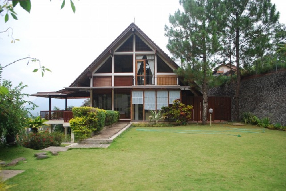 Vila Sakura berada di Desa Ketapanrame, Kecamatan Trawas.