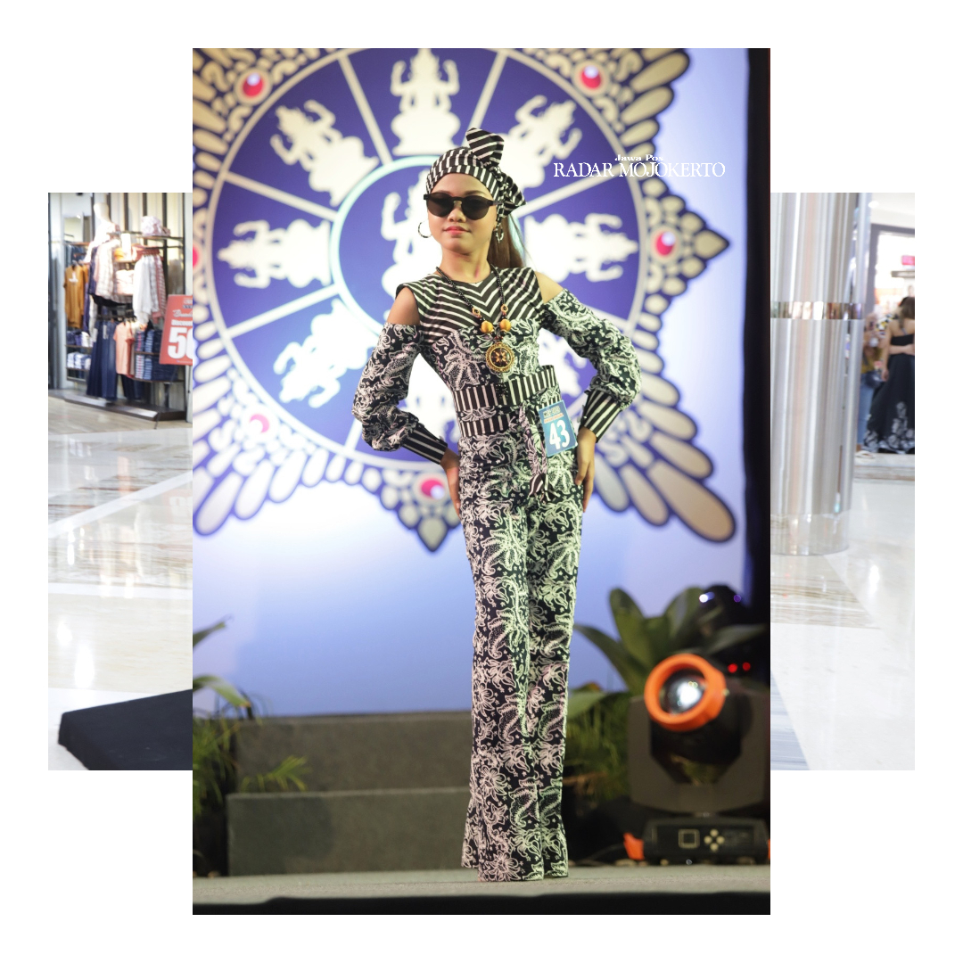 KREATIF: Penampilan peserta lomba Mojobatik Festival 2023 Kota Mojokerto kategori umum di Atrium Sunrise Mall, Jumat (6/10).